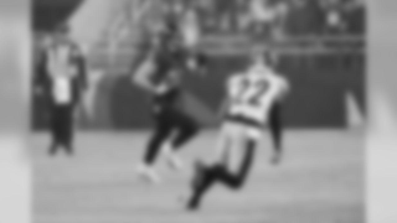 TE Hayden Hurst
