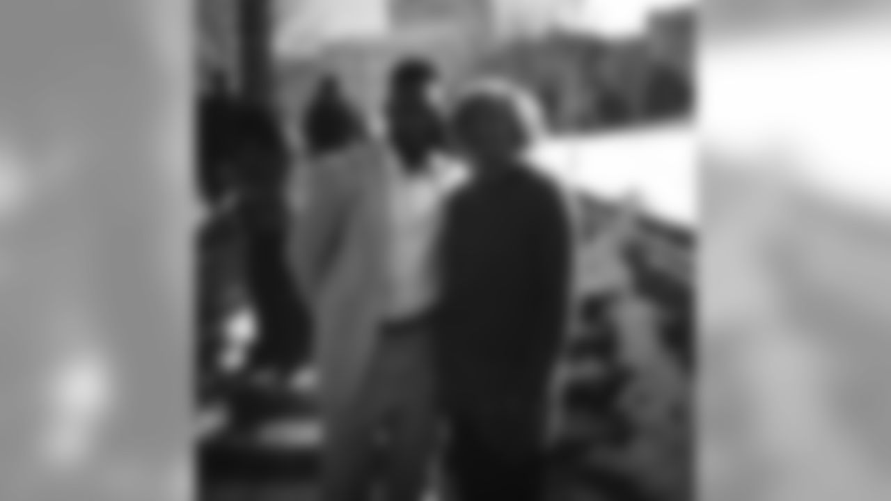 walknhitstick26 [Matt Elam]: "There's no women alive that can take my mama place..!"