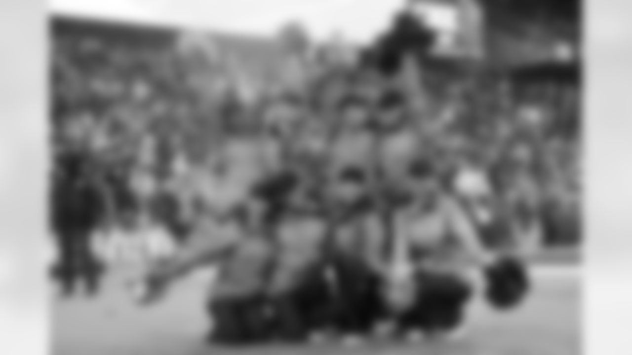 Cheer_VS_Steelers-138