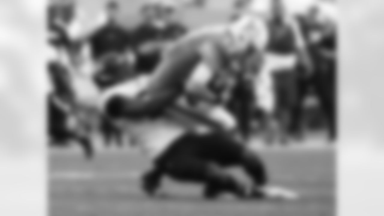 DE Yannick Ngakoue