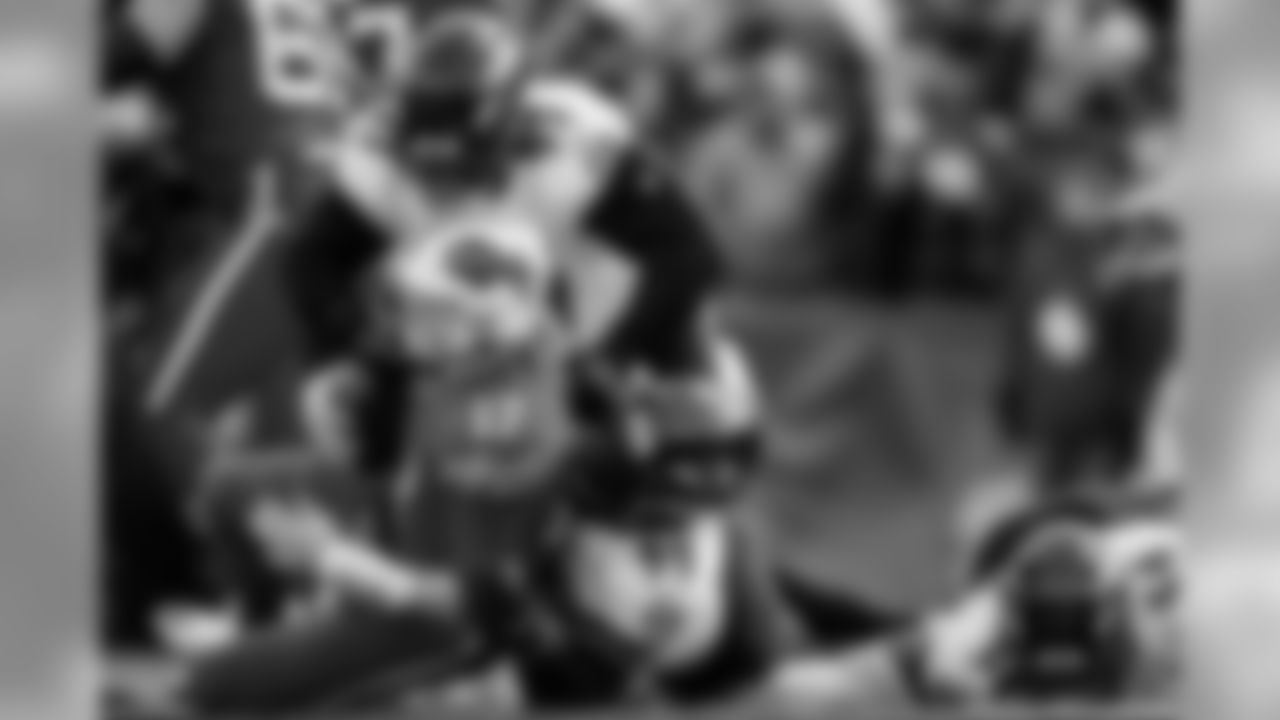 Bills_120819sh047