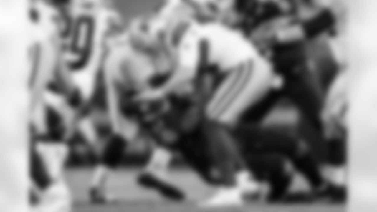 DE Jihad Ward sacks Cowboys' quarterback Andy Dalton