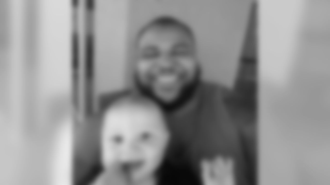 bone28 [Kenneth Dixon]: Seeing my daughter smile is the best thing ever #thankful #greatmemories #daddysgirl