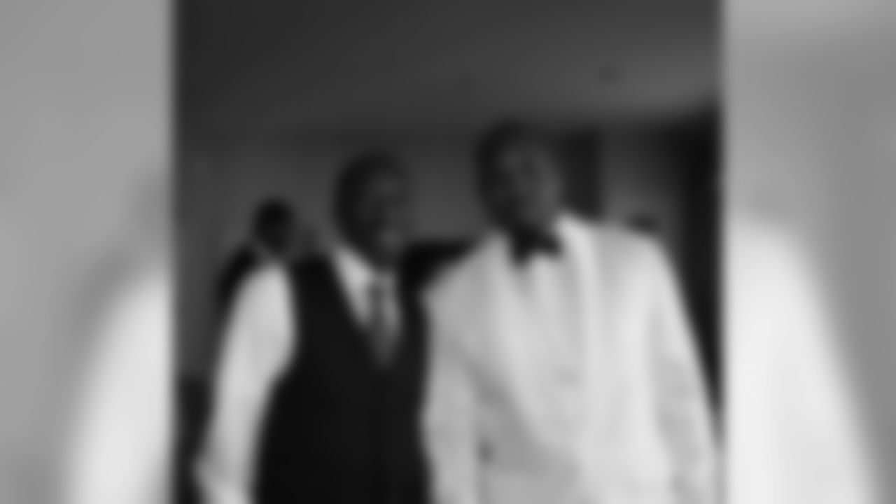 untouchablejay55[Terrell Suggs]:The Greatest gift this man has ever given me, was he BELIEVED in my DREAMS! HAPPY FATHER'S DAY, to the best man that I know! I LOVE YOU DAD!!!!