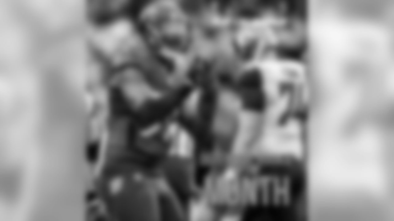 ravens[Baltimore Ravens]:Congrats to C.J. Mosley, Defensive Rookie of the Month! #PlayLikeARaven #RavensNation #HalfManHalfAmazing @mosley32rtr