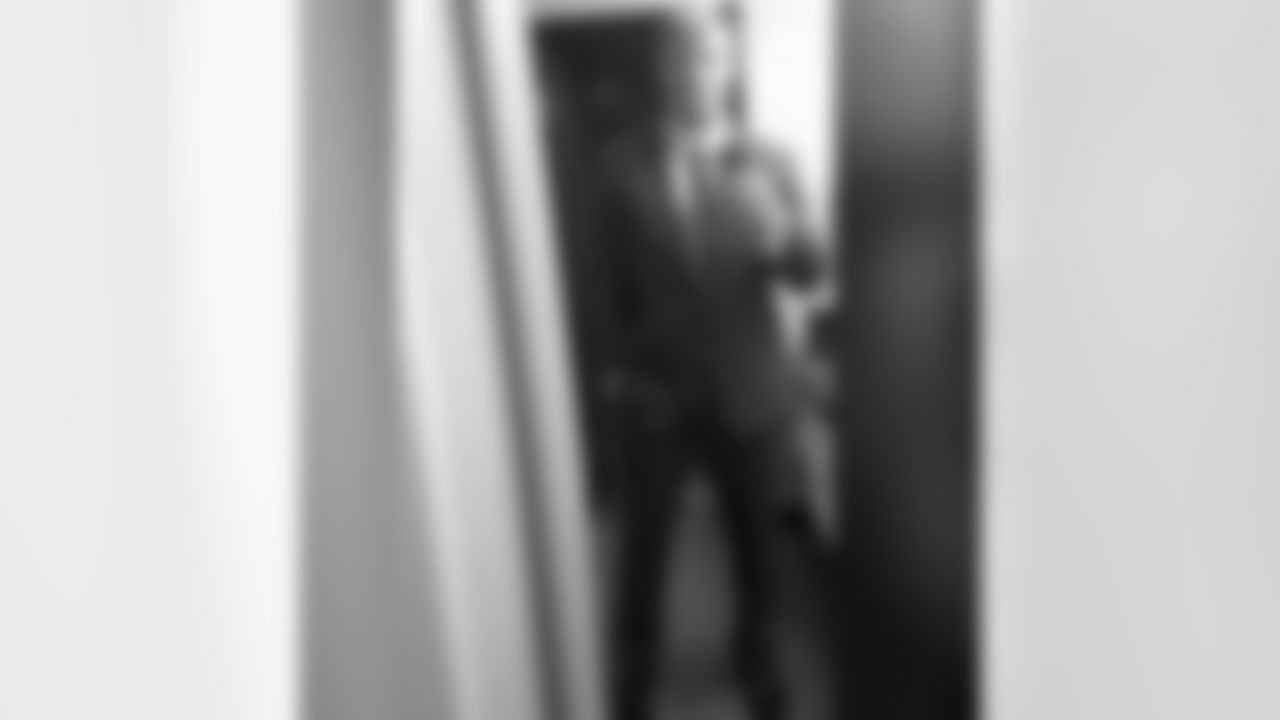 brennenbeyer[Brennan Beyer]: Bought a suit, currently house hunting, paying bills, and got my first job #GoRavens #Psquad