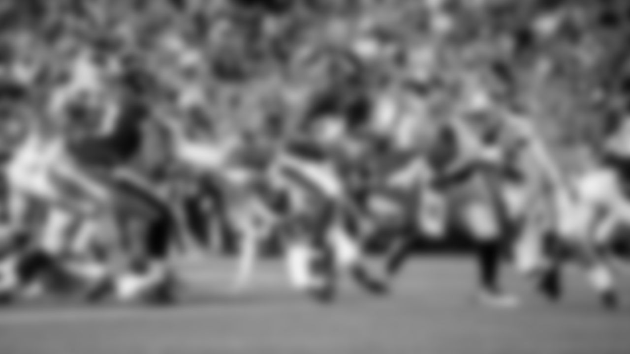 RB Nate McCrary scores a touchdown