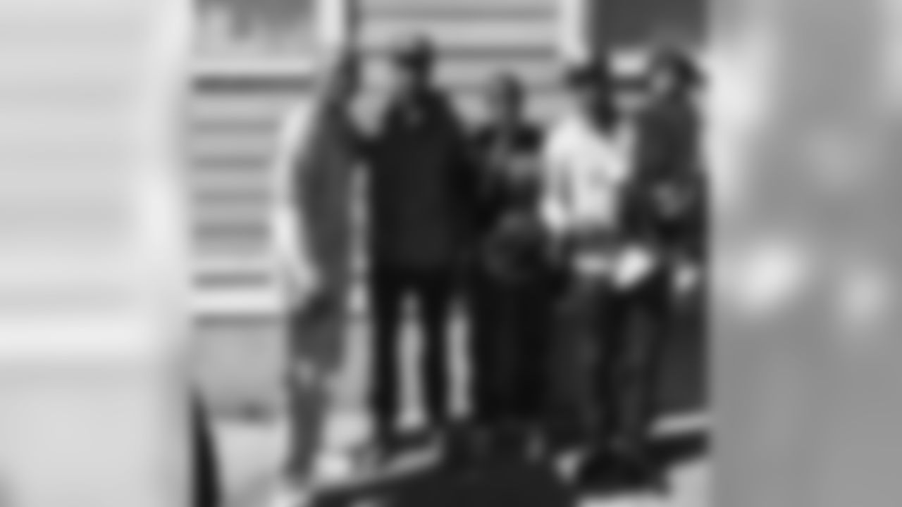 im_klewis23[Kendrick Lewis]: Mardi Gras day in my City with the Fam