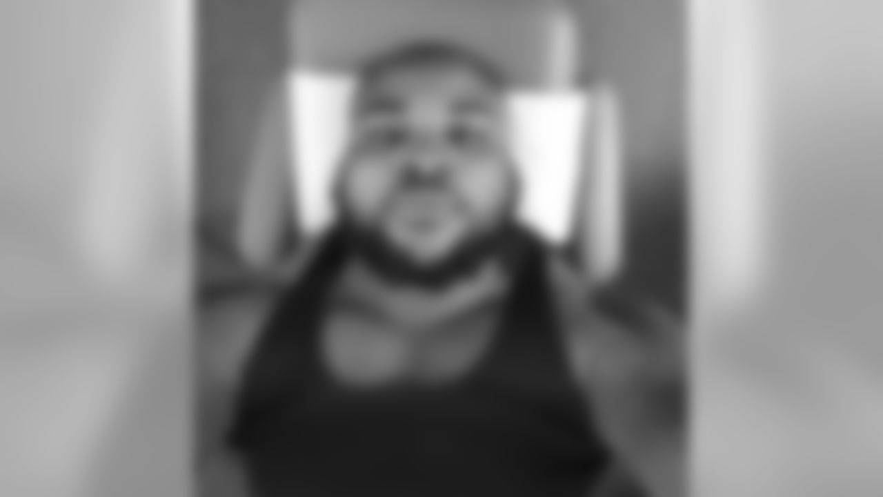 brandonw_66 [Brandon Williams]: Laid up in the chiropractors office feeling like a pin cushion!!!! @drmanison