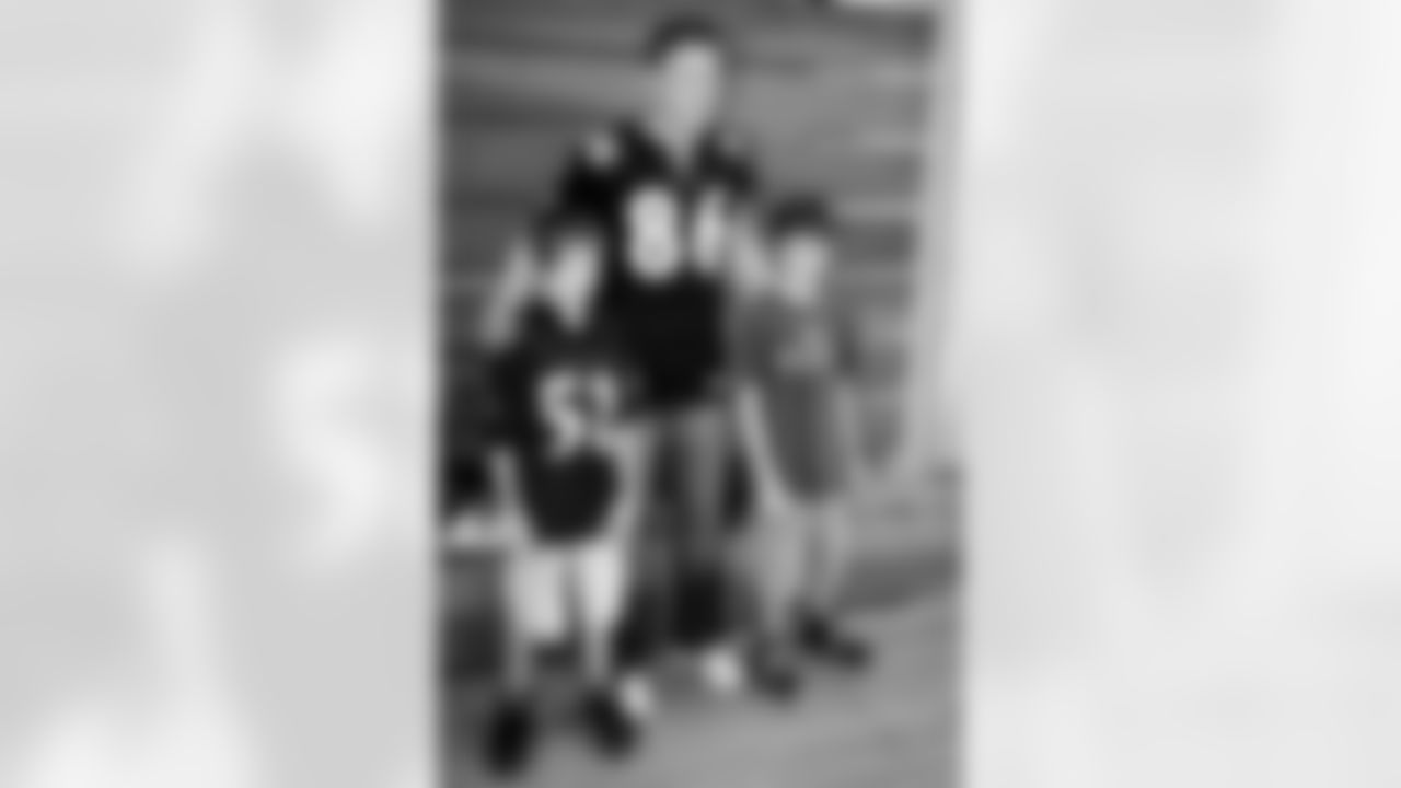 Todd Heap launched the What Moves U program at Severna Park Middle School in October 2008.