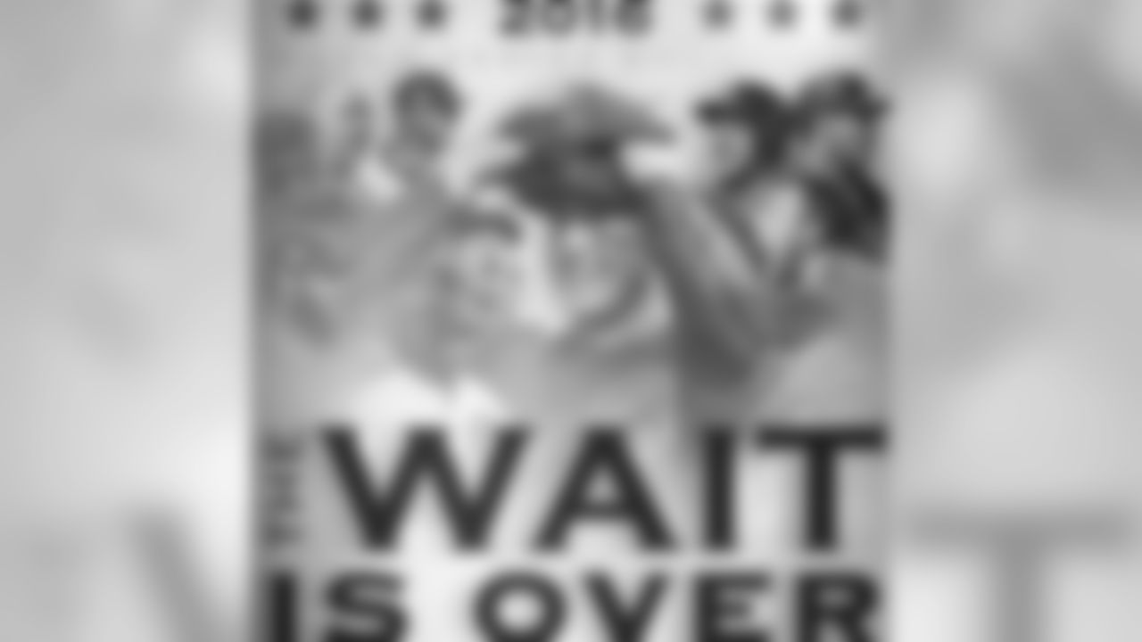 devinanytimehester_17 [Devin Hester]: Congrats Cubs!!!!!