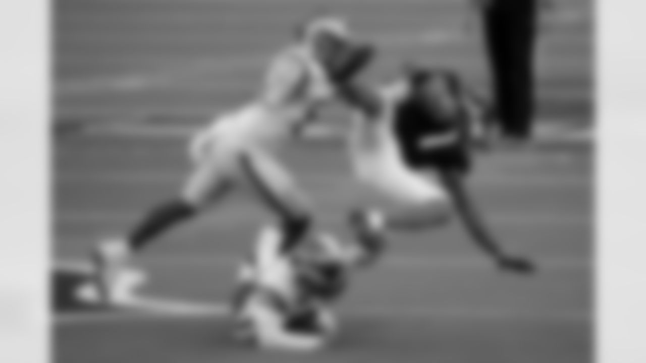 Eric Weddle is amazing. The former Raven came out of retirement just more than a month ago to join the Rams' playoff run. Not only did he contribute, but Weddle became a starter and the defensive playcaller for the Rams defense. Then, to top it off, he said he tore his pectoral muscle early in the Super Bowl and kept playing. Weddle finished with five tackles and may have contributed to why Burrow was taken down by Donald on the final play. Weddle was lurking in the neighborhood of Burrow's initial read, which he pulled down and scrambled from.