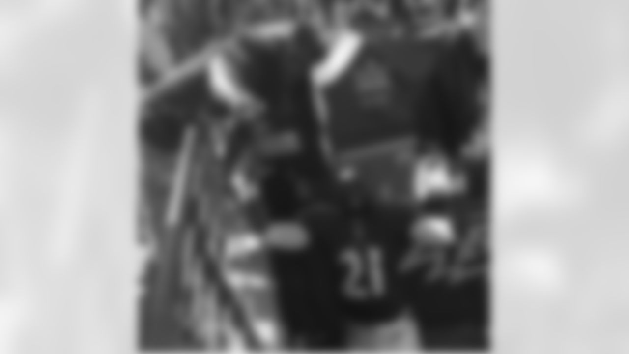 l_webb21 [Lardarius Webb]: My brother first game!!