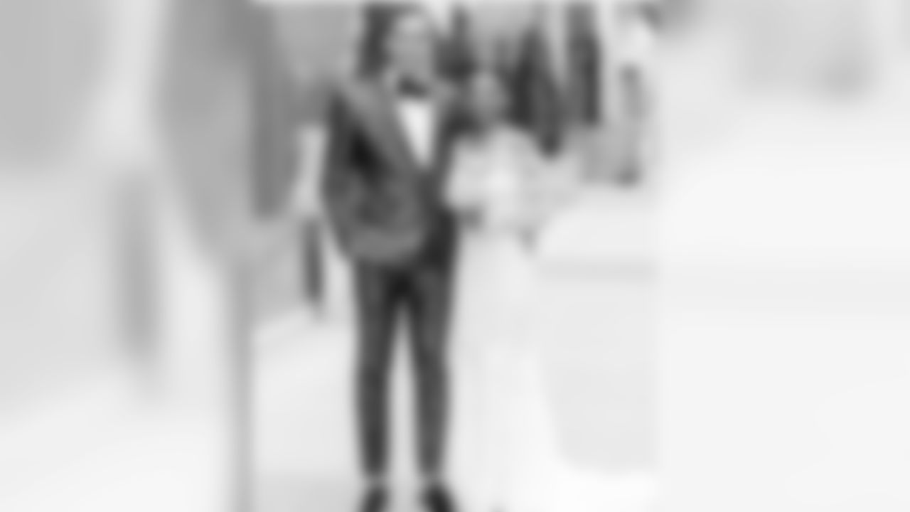 mulatto10 [Chris Moore] "Charm is deceptive, and beauty is fleeting; but a woman who fears the Lord is to be praised."  Proverbs‬ ‭31:30‬