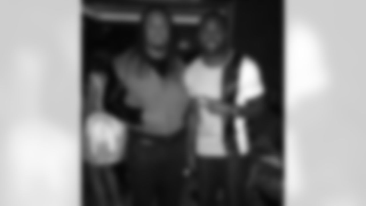 torreysmithwr [Torrey Smith]: Follow my bro @56zayrozayy had a birthday this past weekend as well #aquarius #terpfam Why does my face have sparkles on it???