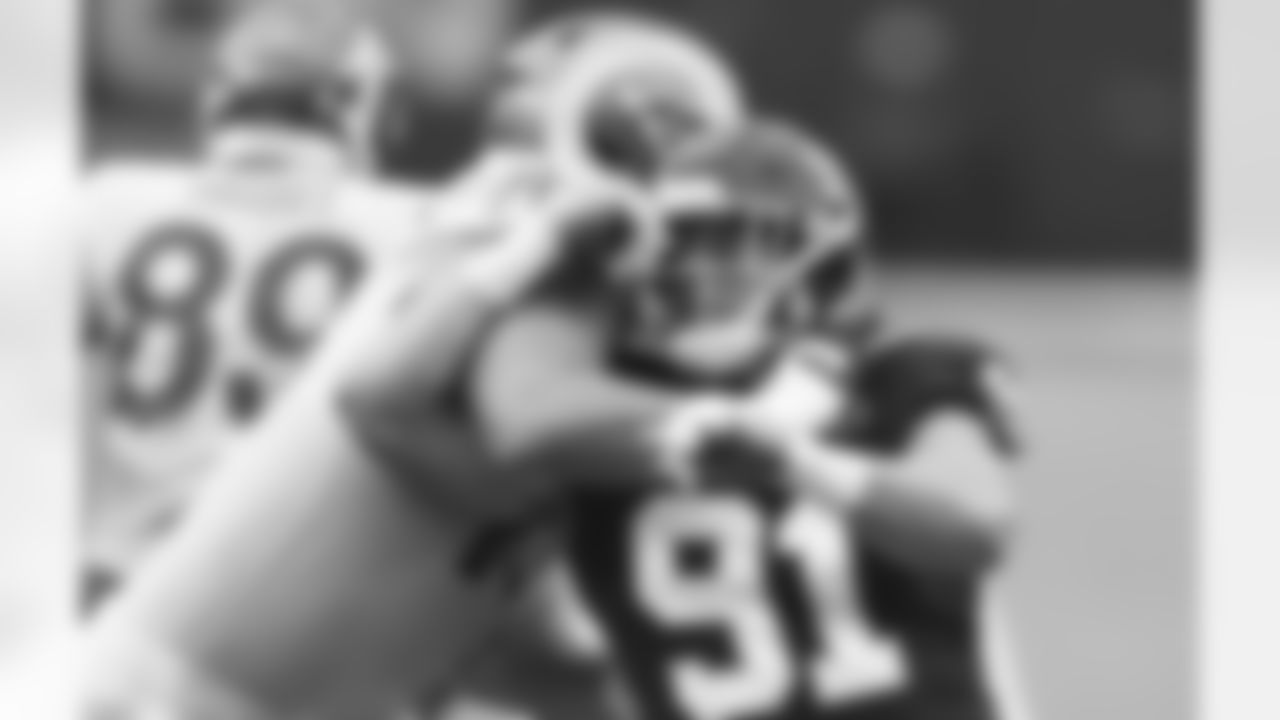 Ryan Kerrigan
Washington's all-time sack leader (95.5), Kerrigan became a rotational player in 2020, but he still produced 5.5 sacks, aiding a strong pass rush led by Chase Young and Montez Sweat. Though Washington has expressed interest in re-signing Kerrigan, he is testing the open market and may be the right fit for a team seeking a veteran pass rusher.