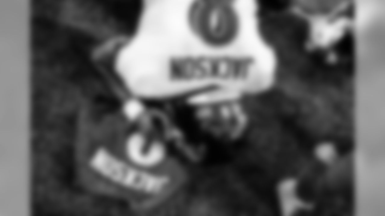 Bills_120819sh086