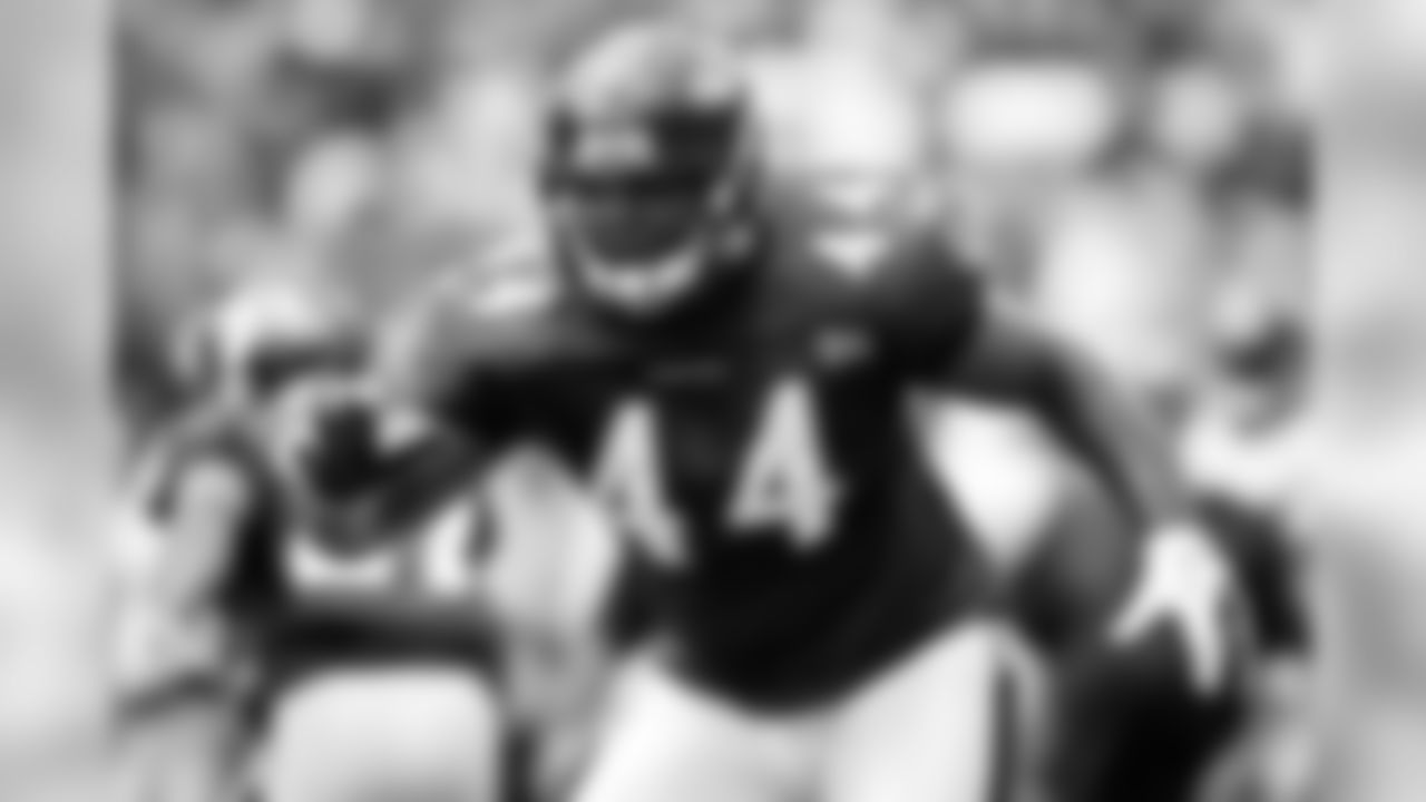 Coming out of the lockout, the Ravens scooped up a Pro Bowl blocker for Rice. Leach went to two more Pro Bowls with the Ravens and spent three years in Baltimore before being released after the 2013 season.