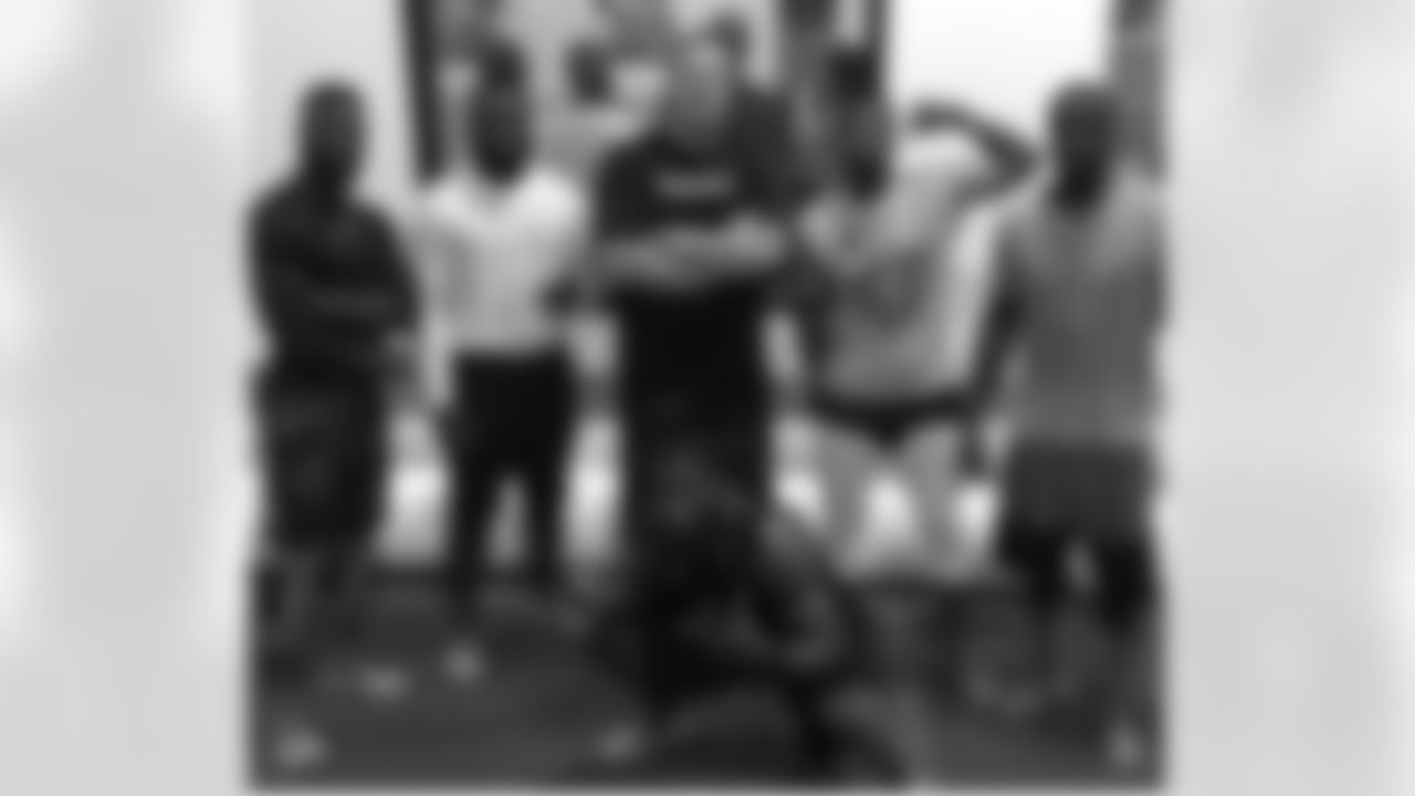 alevine.sr [Anthony Levine]: Squad!!