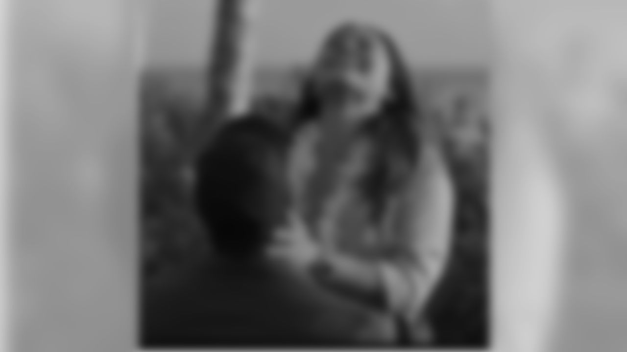 tonyjefferson1 [Tony Jefferson] I just did this in Hawaii #futureJefferson right there Fiancé !