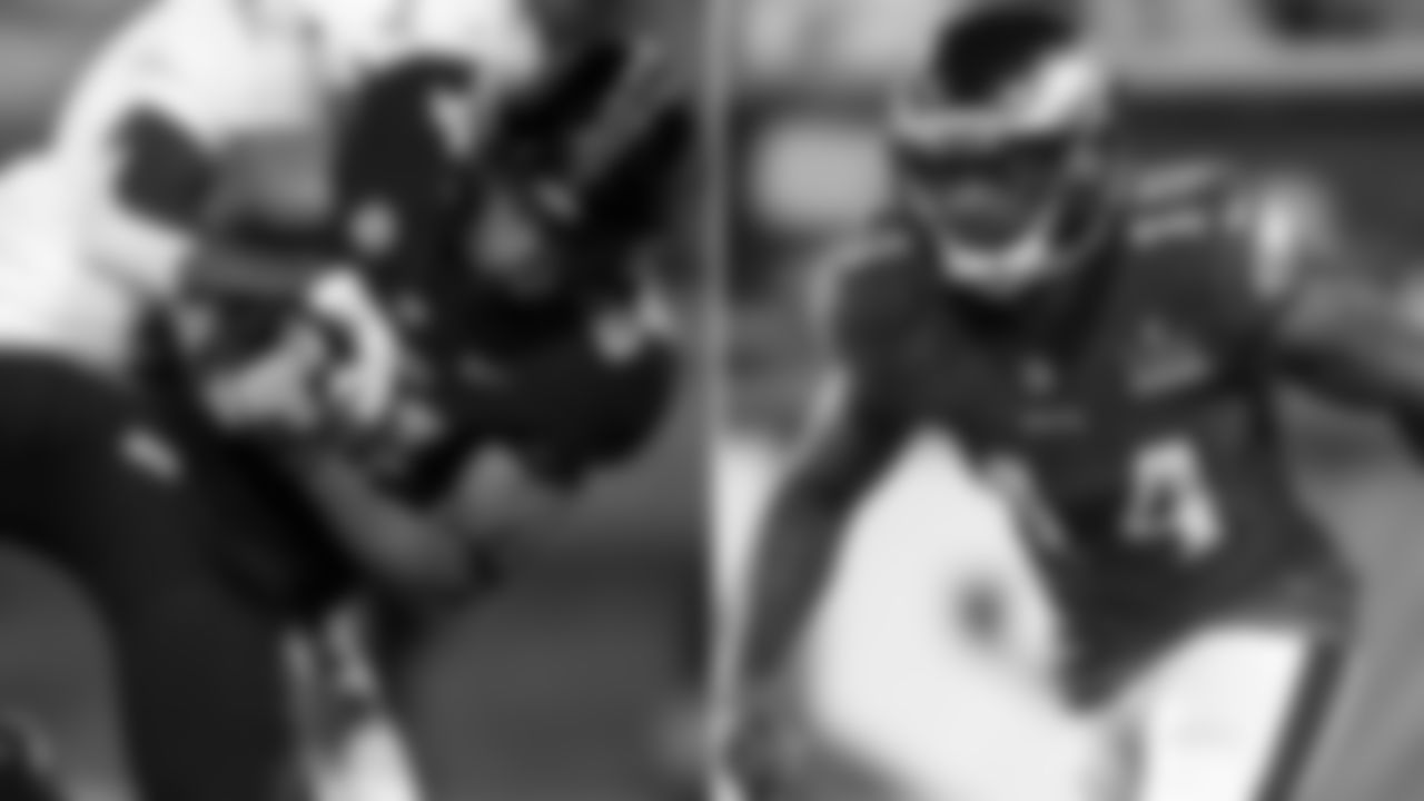 Emmanuel Hall, Missouri – Mike Wallace
Zierlein's Scouting Report: One-trick pony at Missouri with impressive turbo boost to rocket past cornerbacks and take the top off of defenses. Hall's transition into the NFL could be slowed by the challenge of physical press corners with good top-end speed, but his athleticism and short-area quickness should allow him to counter as a three-level route-runner with more exposure to an NFL route tree. It could take time, but he has the size and speed to become a low-volume, high-impact WR2/WR3.