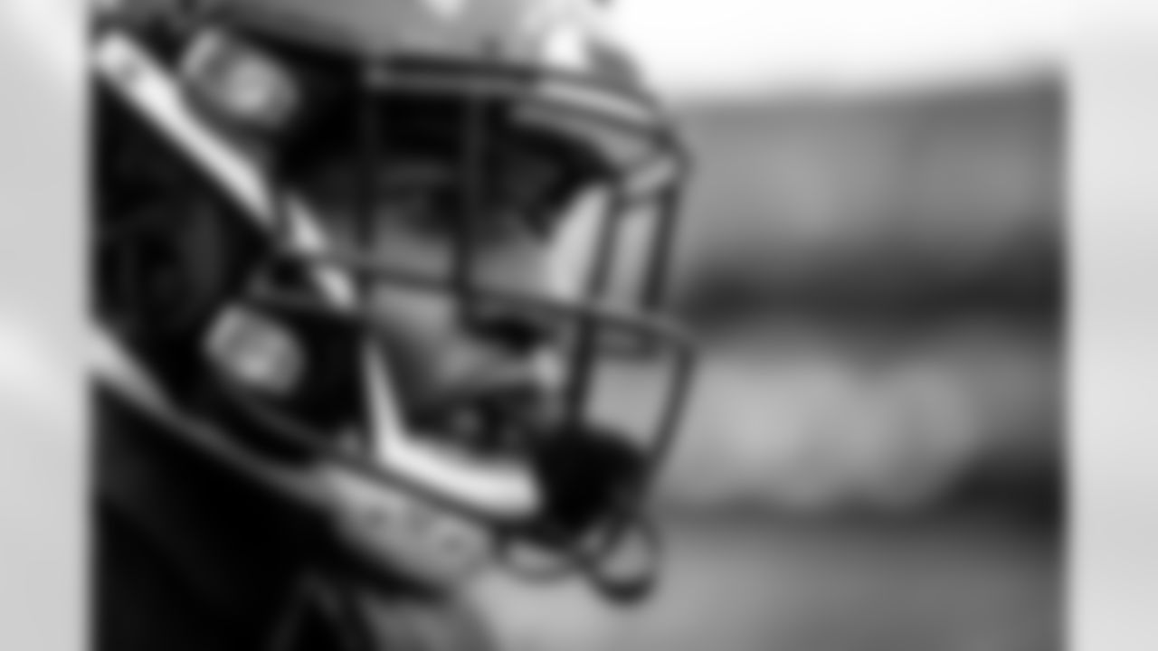 DE Yannick Ngakoue