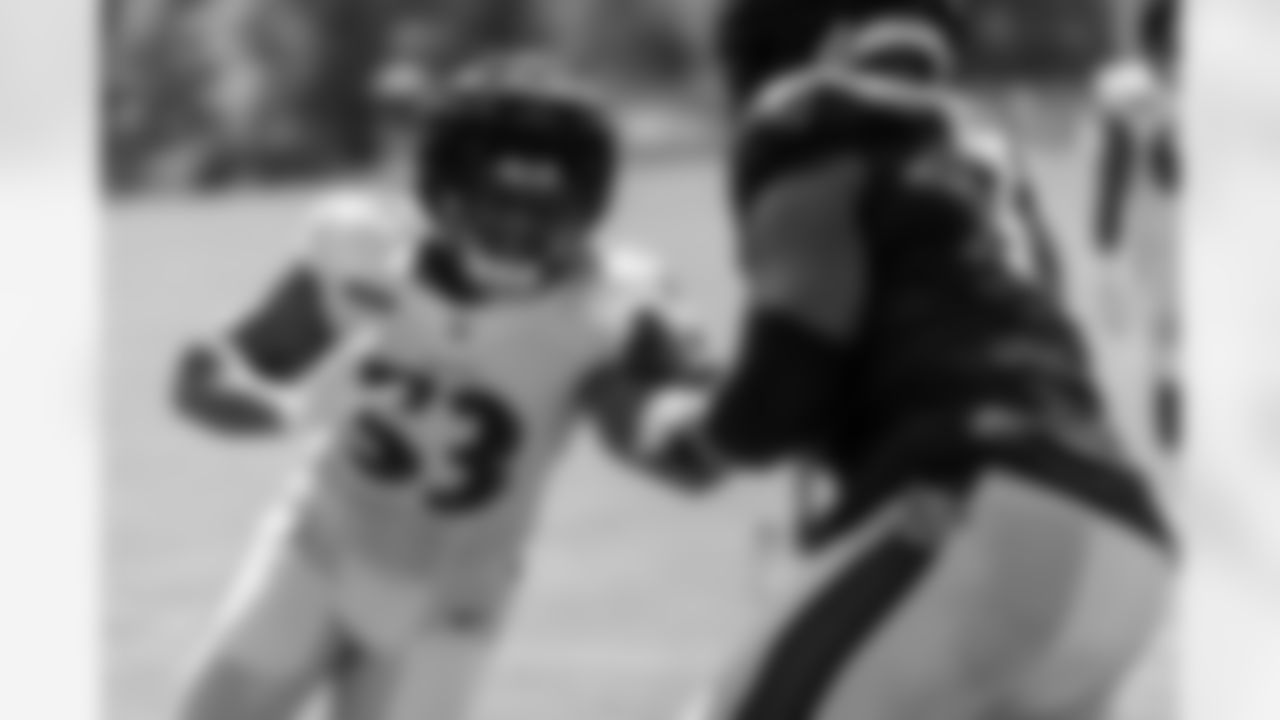 OLB Chuck Wiley