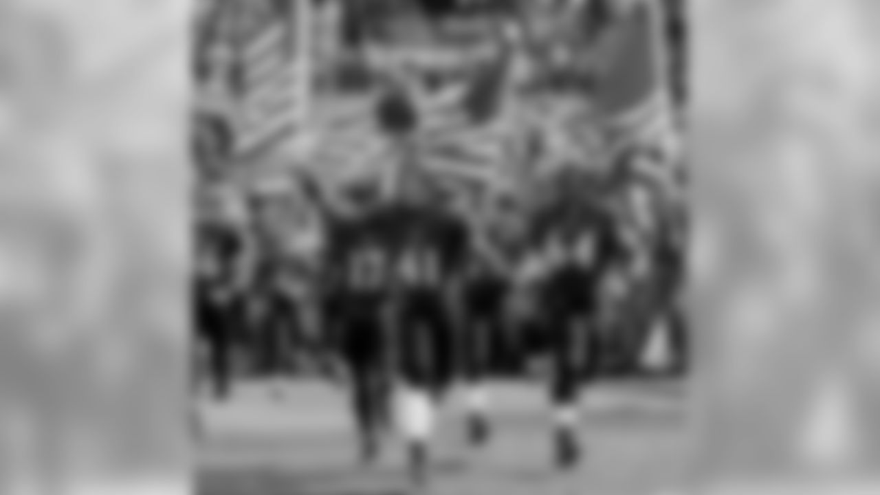 alevine.sr [Anthony Levine]: Thanks to the BRAVE military men and women #Salute #VetransDay