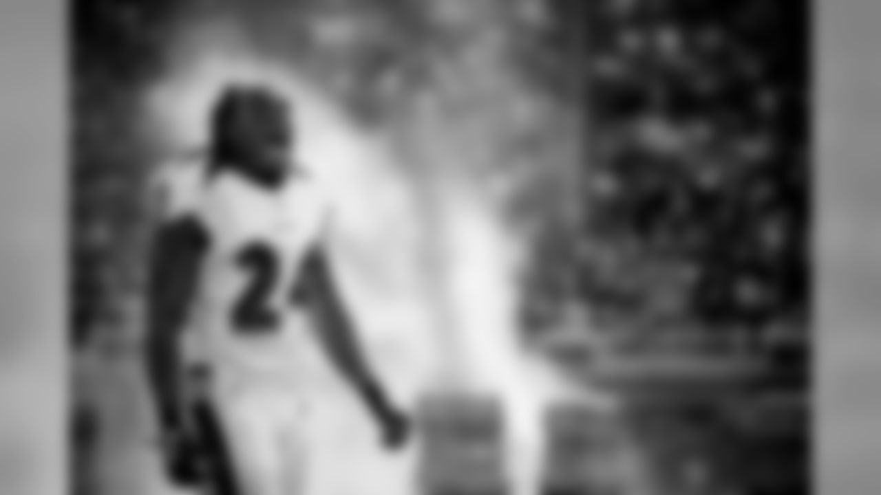 CB Brandon Carr