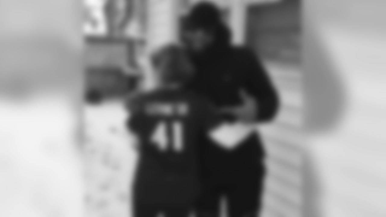 collegeboi_vine[Anthony Levine Sr.]: Love the support this Lady gave and continue to give me since High School My English Teacher Mrs. Sartin so much Love