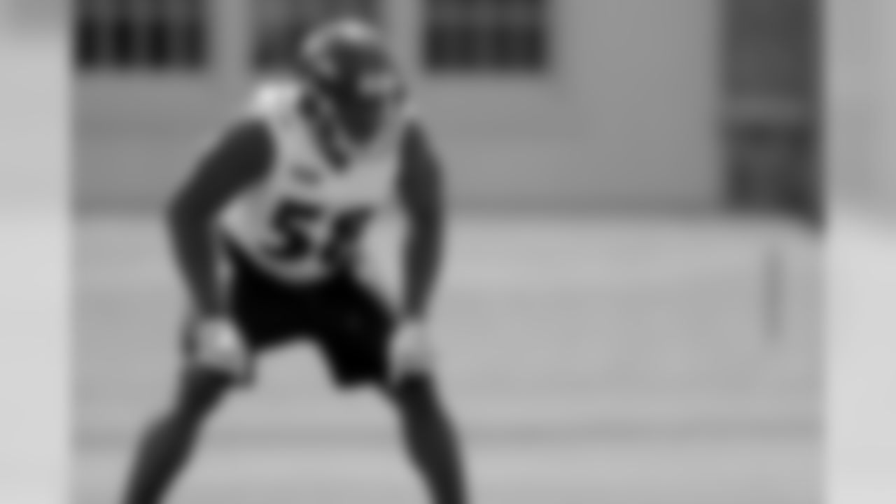 ILB Alvin Jones