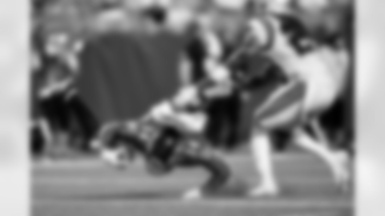 RB Ty'Son Williams dives into the end zone for a touchdown