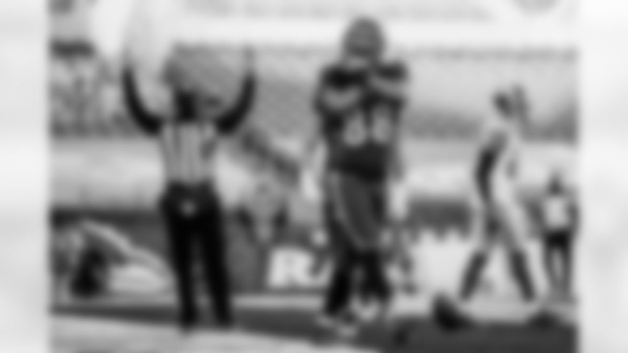 WR Dez Bryant celebrates after scoring a touchdown