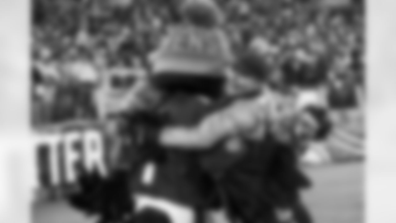Cheer_VS_Steelers-141