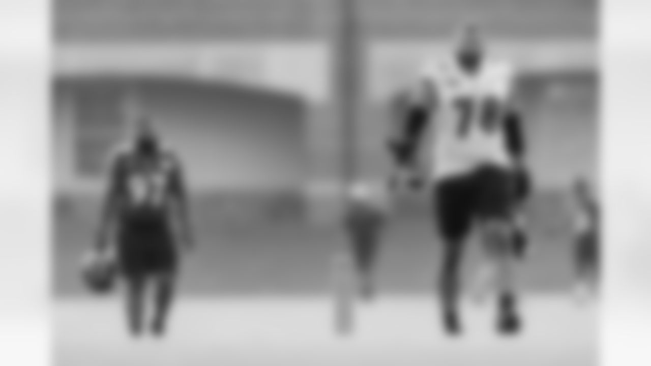 OT Alejandro Villanueva