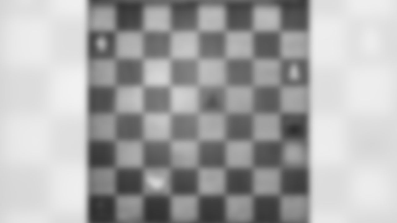 john_urschel[John Urschel]: A beautiful endgame tactic. White to move.