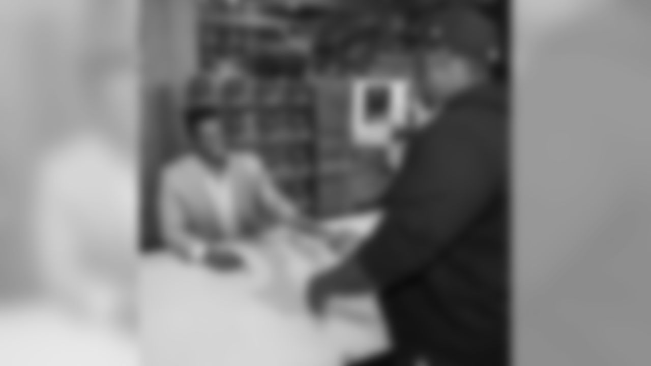 Terrancewestbwi [Terrance West]: #SwipeRight for a good laugh