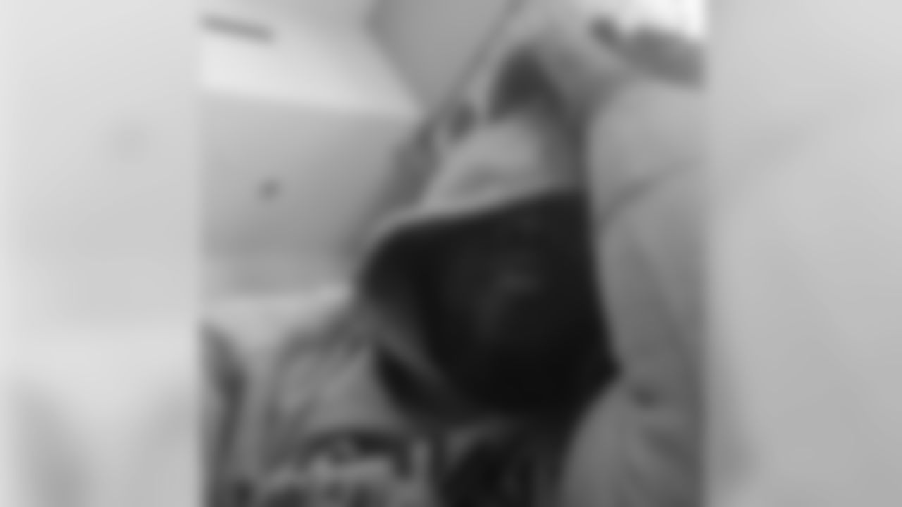 untouchablejay55[Terrell Suggs]:LEG DAY.... TRONSI..