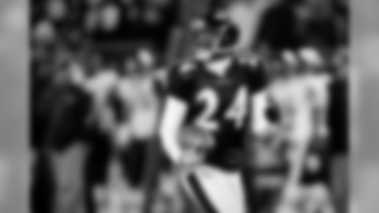 Images from the Ravens' 31-7 win over the visiting Chicago Bears in Week 15. The Ravens took an early lead in the snow-delayed game and never looked back as quarterback Joe Flacco threw four touchdowns and the defense didn't allow a Chicago score.