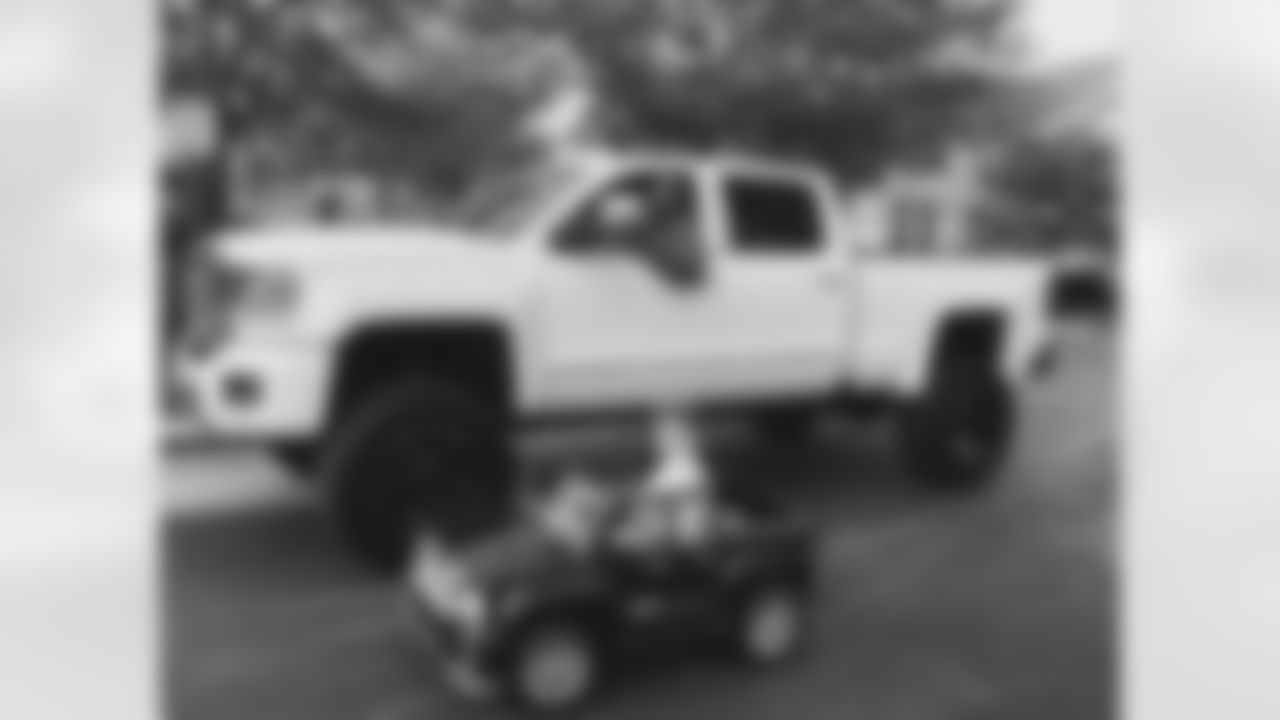 man_dammn9 [Matthew Judon]: I got my baby. First car ever and I got it on my own. That's a lie a lot of people have helped me get to this point I just sign all the papers. #Helpmenameher