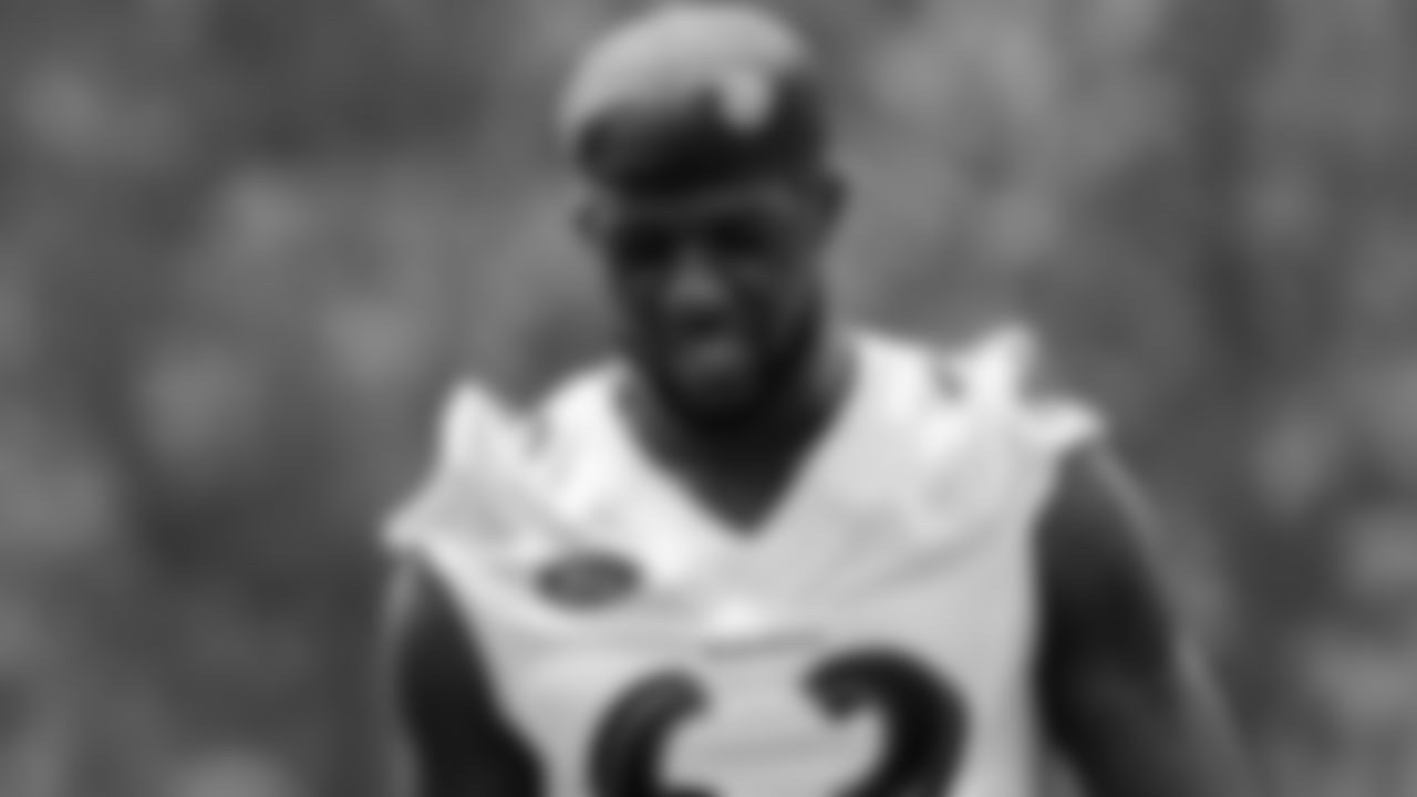 OLB Michael Onuoha