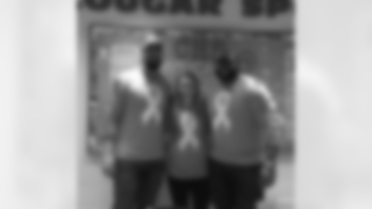 crockettgillmore [Crockett Gillmore]: I need all of @Ravens #TheFlock to come to @karaablanch basketball Game with @brandonw_66 [Brandon Williams] and I to support @mssociety and @karaablanch next Tuesday January 17, game starts @ 6:45pm #chesapeakehigh #nationalmssociety #supportKara #OrangeOut#stongerthanms