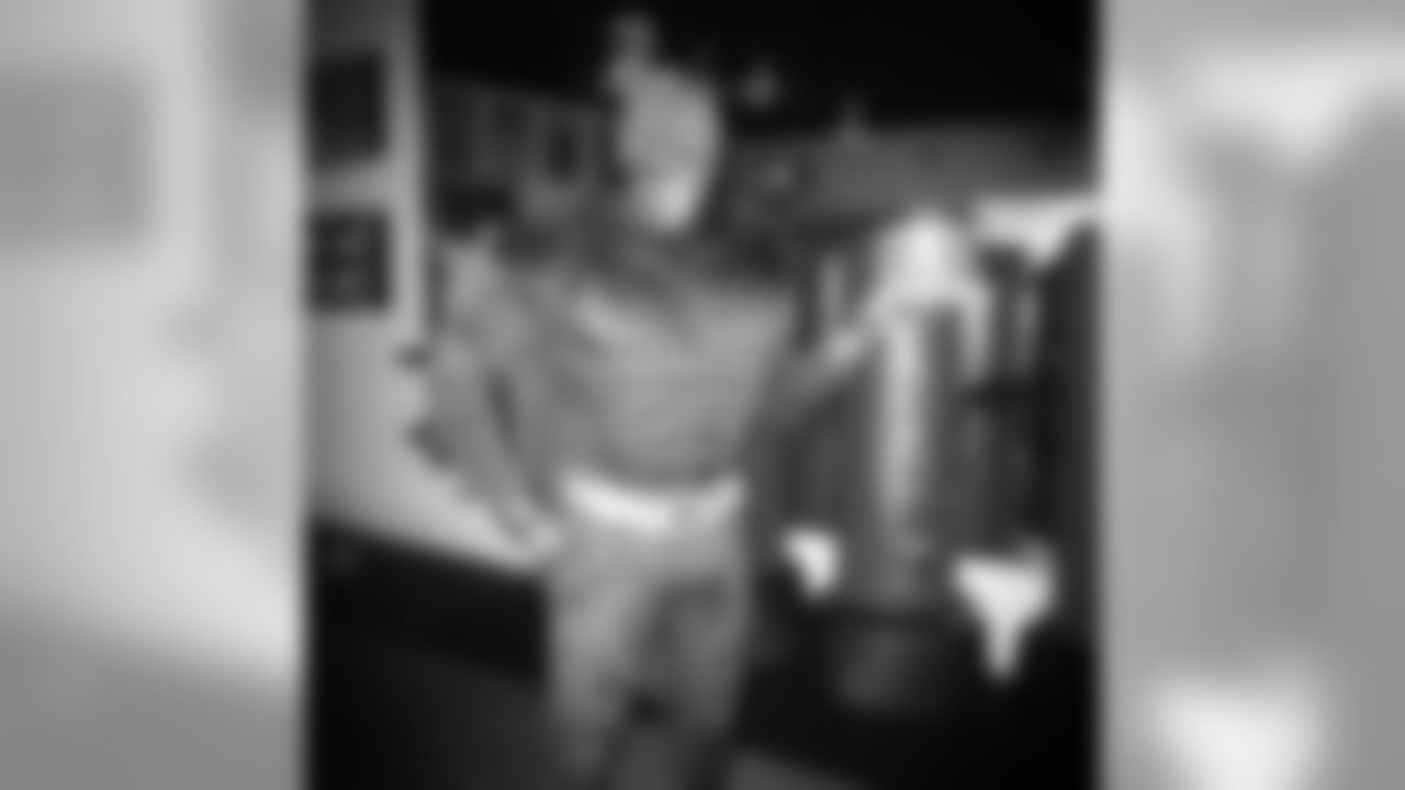 benjaminswatson[Benjamin Watson]: #TBT to that time "Batman" showed up at my son's birthday party. Kids went crazy. His suit was kinda tight tho