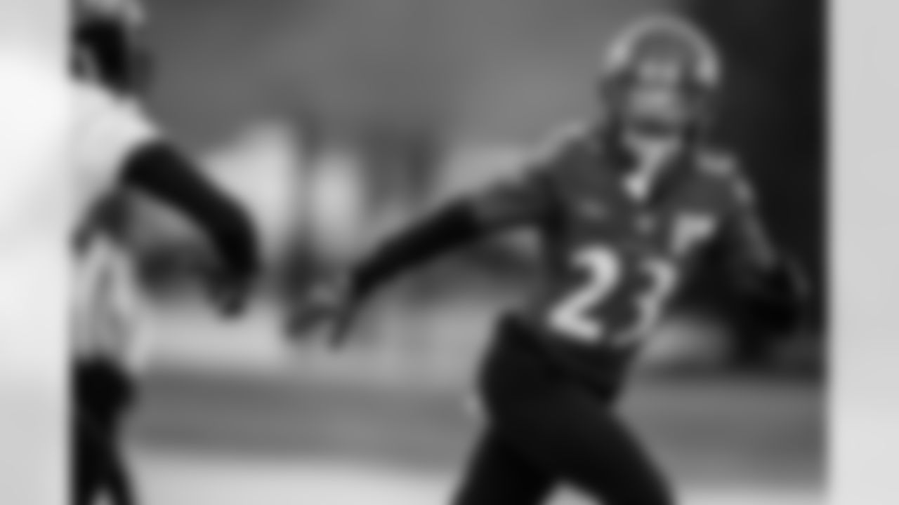 CB Anthony Averett