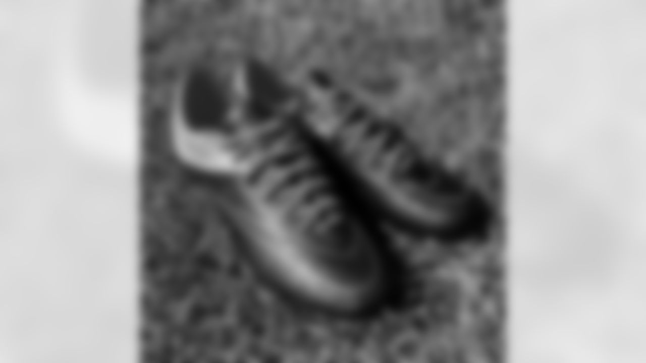 jtuck9[Justin Tucker]: Breakin' these bad boys out this wknd #breastcancerawareness @amo_customs