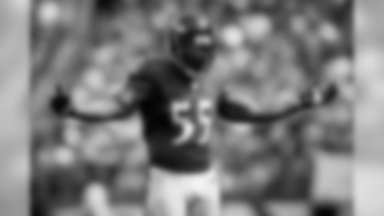 The biggest injury concern for the Texans this week might be the toe injury to starting left tackle Duane Brown. He spent the week in a walking boot and may have to miss Sunday's game. If Brown is unable to play, then look for outside linebackers Terrell Suggs and Elvis Dumervil to capitalize on backup Ryan Harris. Suggs and Dumervil are pushing each other in the sack race this season, and both have two. Overall, the Ravens have eight sacks through the first two games and this week could be another opportunity for them to get after the quarterback.