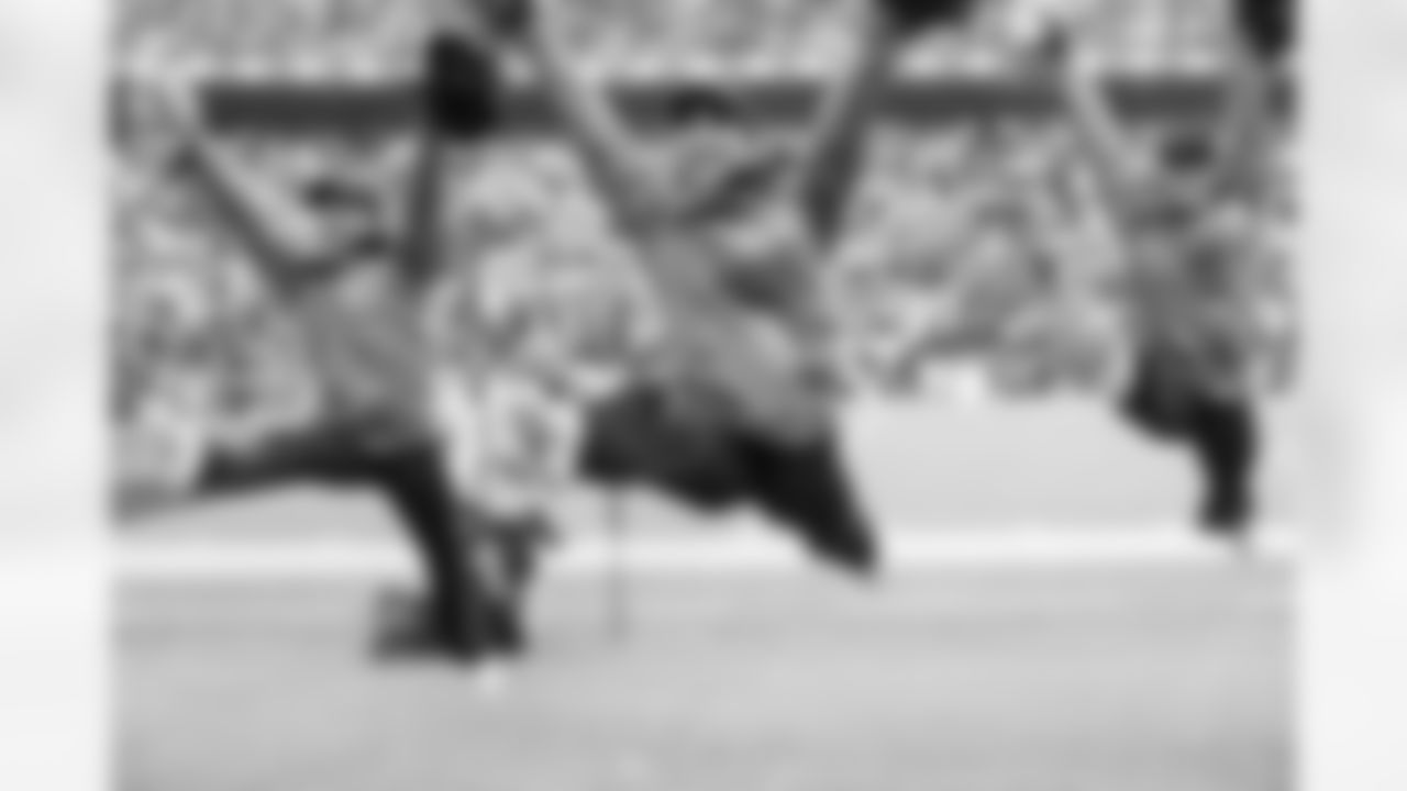 Cheer_VS_Steelers-116