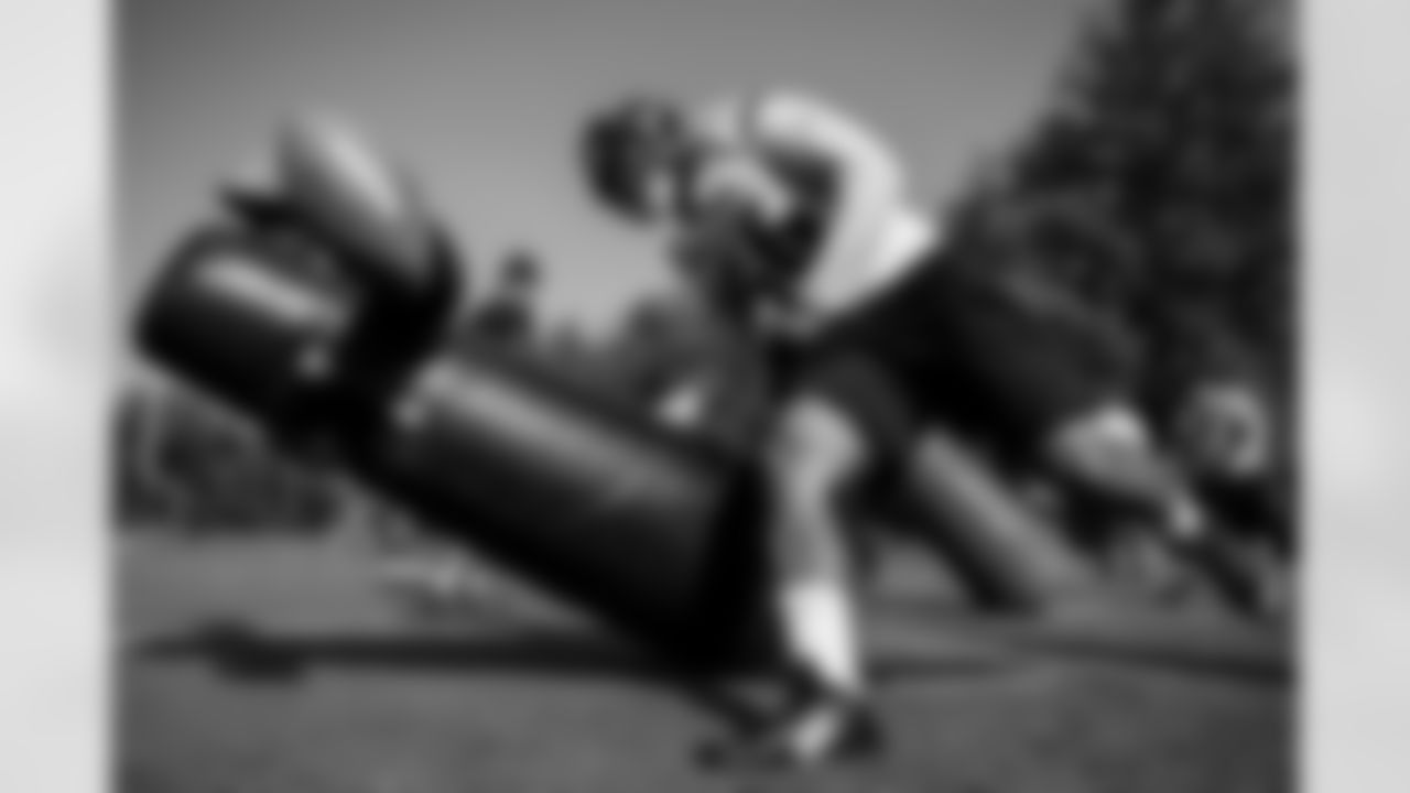 OLB Tim Williams