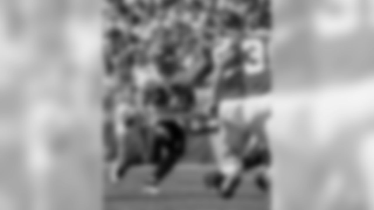 Images from the Ravens' 38-24 win over the Kansas City Chiefs in Week 1 of the 2009 regular season.