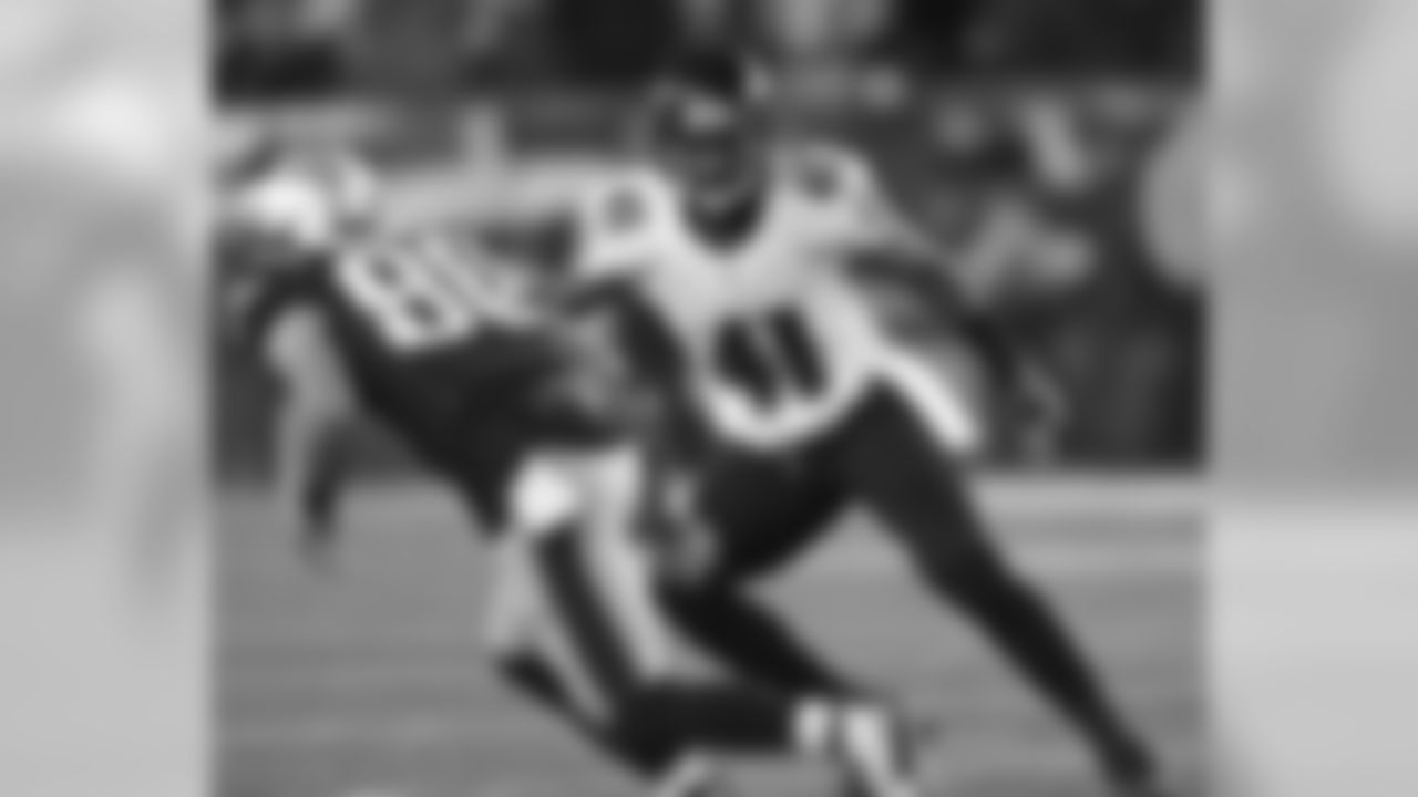 DB Anthony Levine Sr., #41